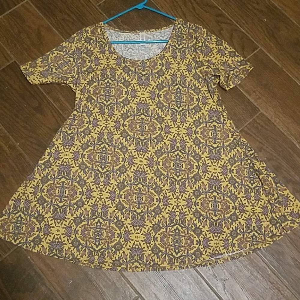 Lularoe shirt